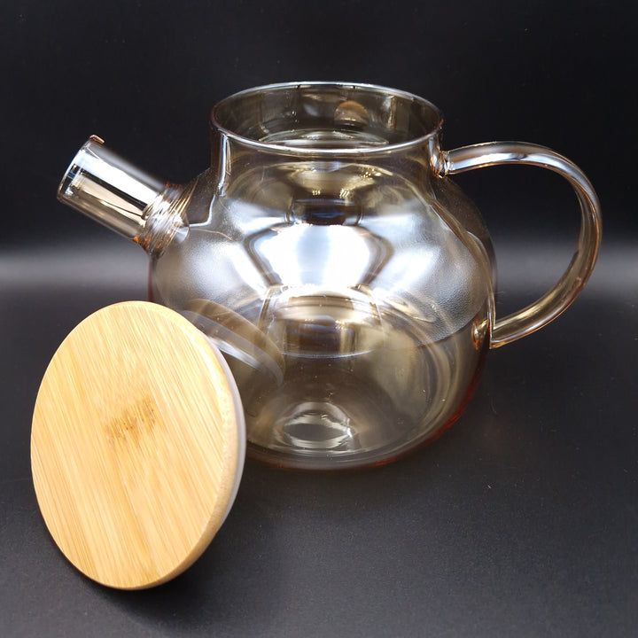 Glass teapot with bamboo lid